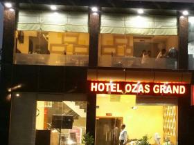 Hotel Ozas Grand Varanasi