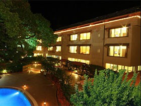 Hotel Saket Plaza Mahabaleshwar